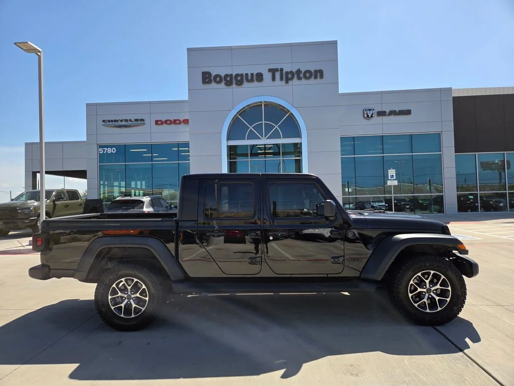 Used 2025 Black Jeep Sport S image 2
