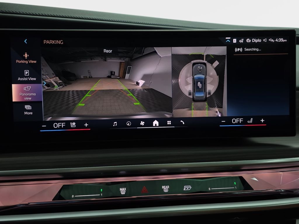 2026 BMW 7 Series 750e - Photo 23