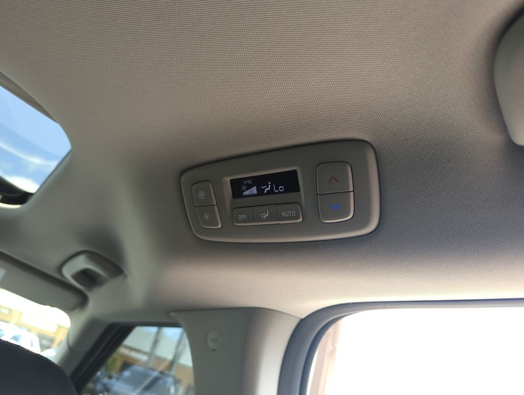 Used 2025 White Kia SX Prestige image 40