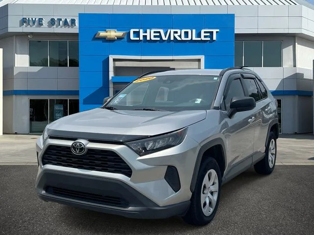 Used 2020 Silver Toyota LE image 3