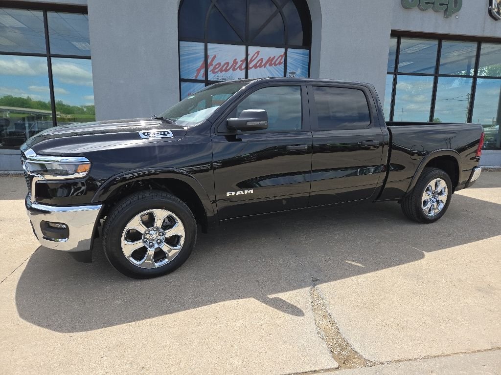 New 2026 Diamond Black Crystal Pearl-Coat Exterior Paint RAM Big Horn/Lone Star image 4