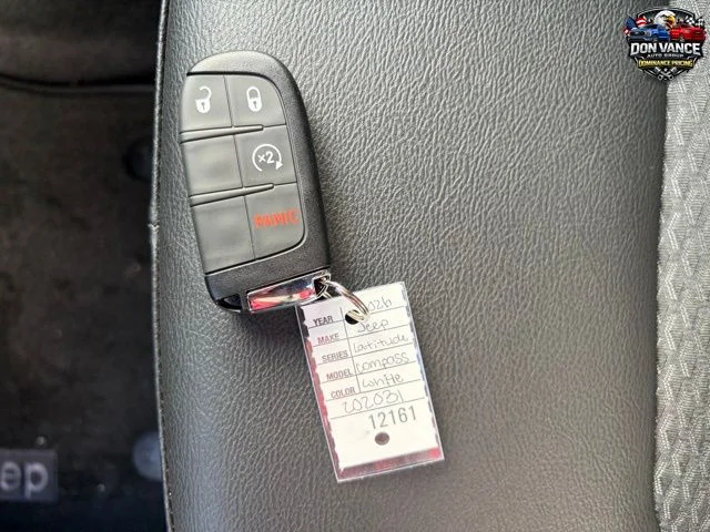 New 2026 Bright White Clearcoat Jeep Latitude image 25