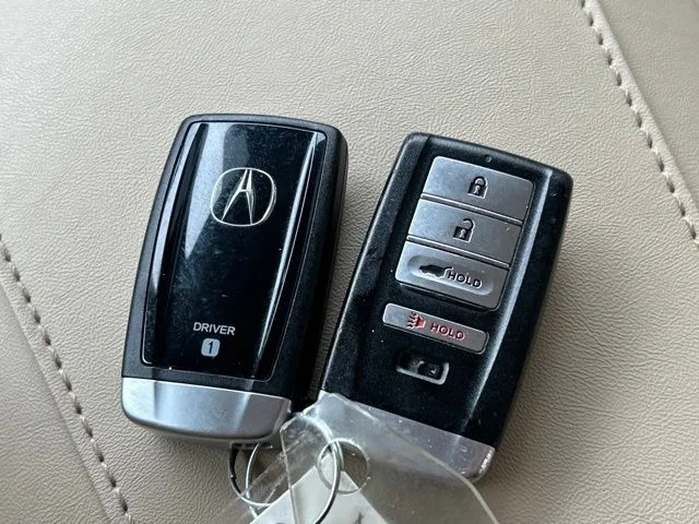 Used 2021  Acura Base image 81