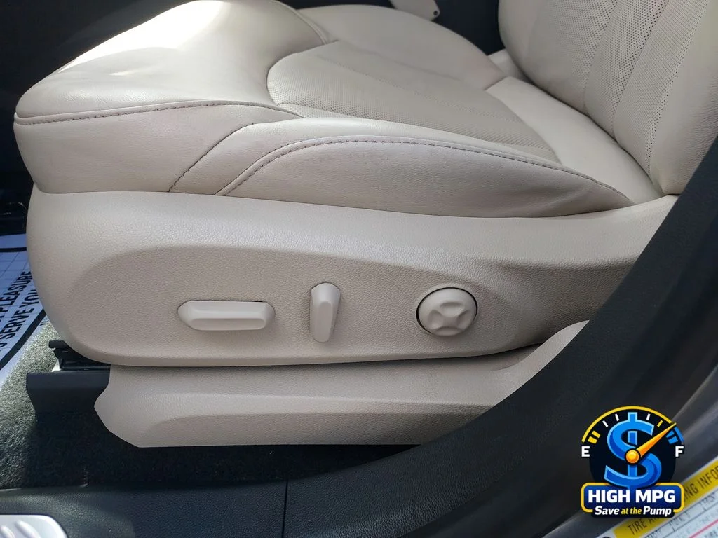 Used 2020 Gray Buick Essence image 10