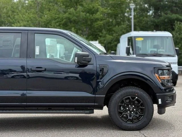 New 2026 Antimatter Blue Metallic Ford XLT image 2