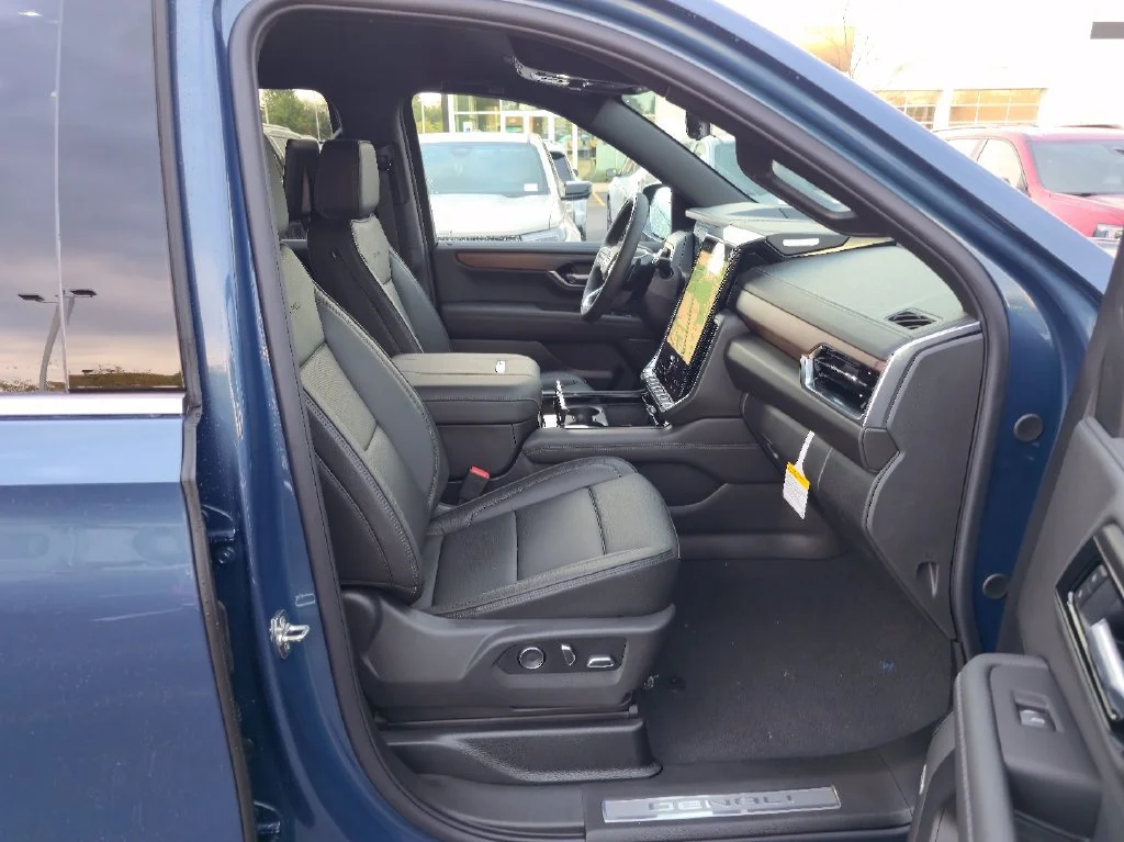 2026 GMC Yukon XL Denali - Photo 29