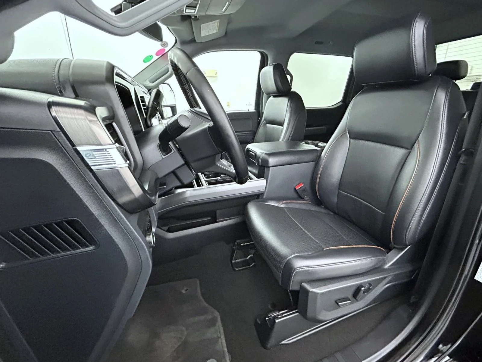 Used 2025 Black Ford Lariat image 10