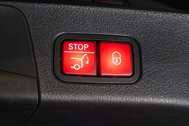 Used 2026 Black Mercedes-Benz GLB 250 image 34