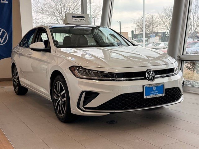 New 2026 Opal White Pearl Volkswagen 1.5T SE image 1