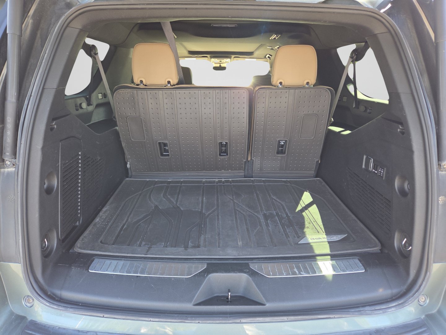 Used 2023 Silver Sage Metallic Chevrolet Premier image 34