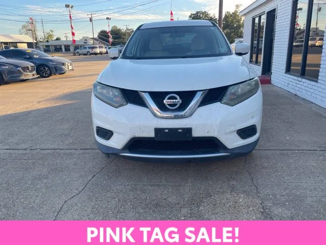 Used 2016 White Nissan S image 1