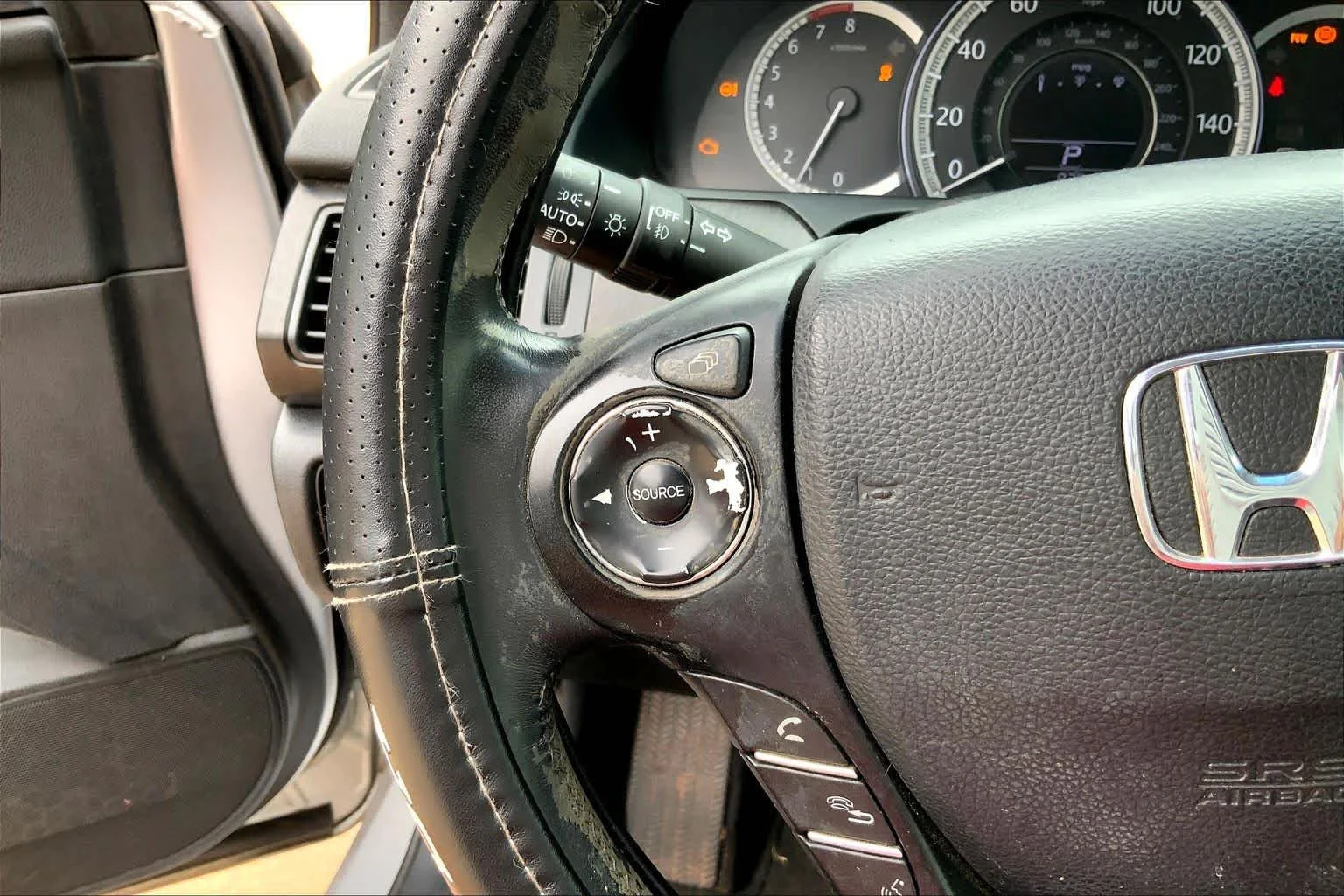 Used 2013 Alabaster Silver Metallic Honda EX-L image 21