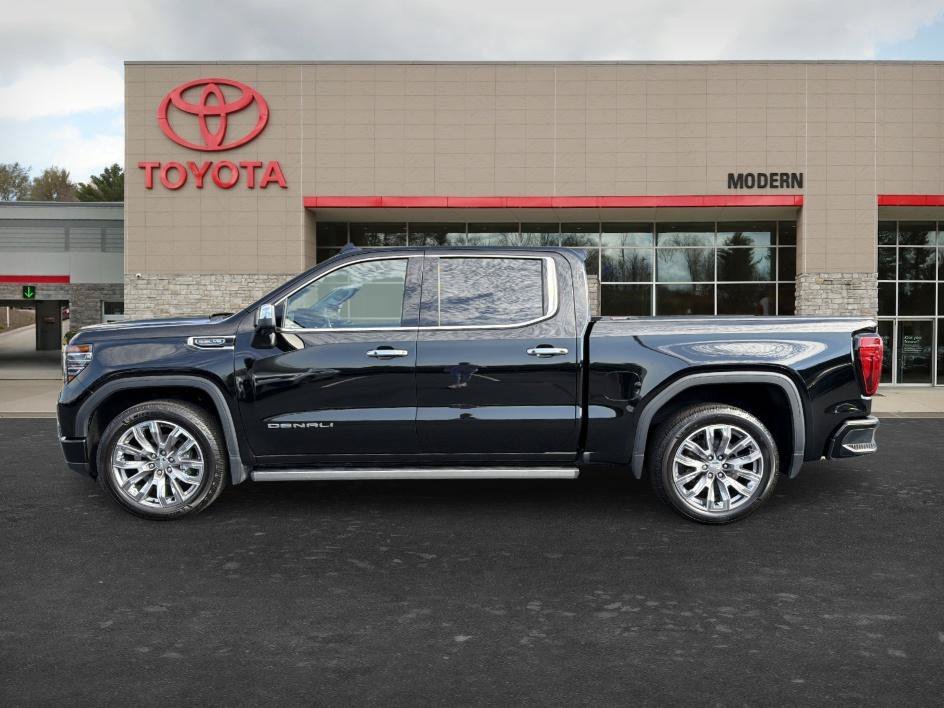 Used 2023 Onyx Black GMC Denali image 7