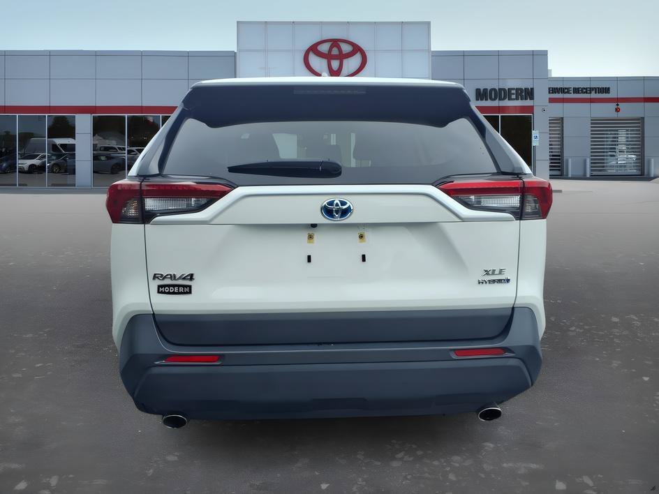 Used 2023 Ice Cap Toyota Hybrid XLE image 4