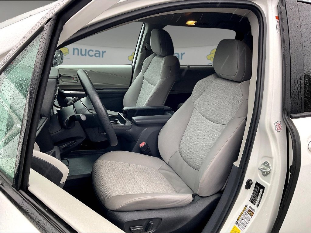 Used 2024 Ice Toyota LE image 9