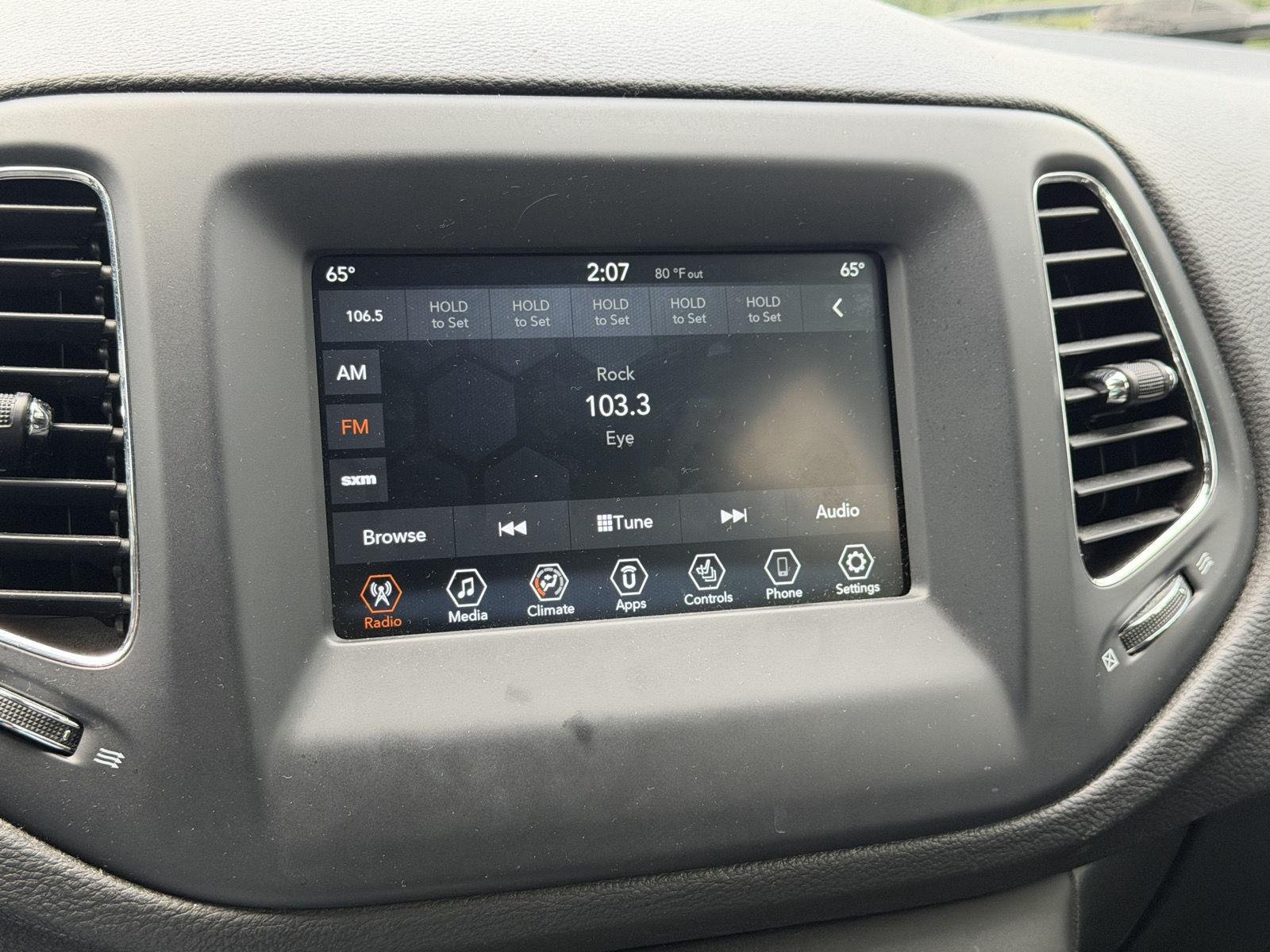 Used 2021 Olive Green Pearlcoat Jeep Latitude image 5