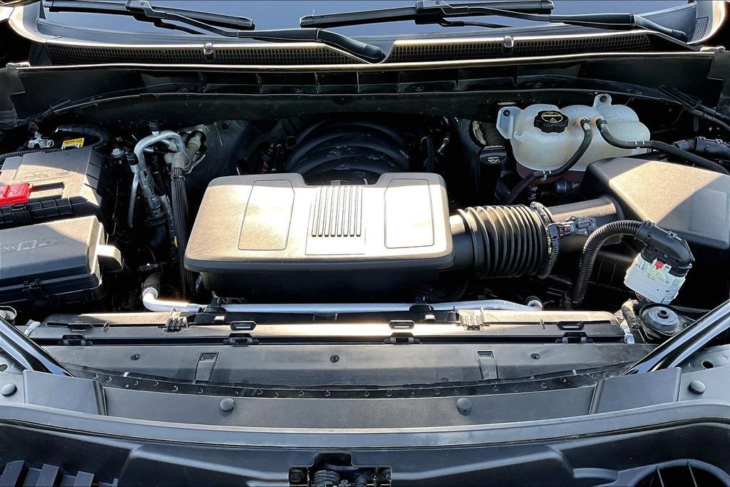 Certified Used 2025 Black Raven Cadillac Sport Platinum image 9