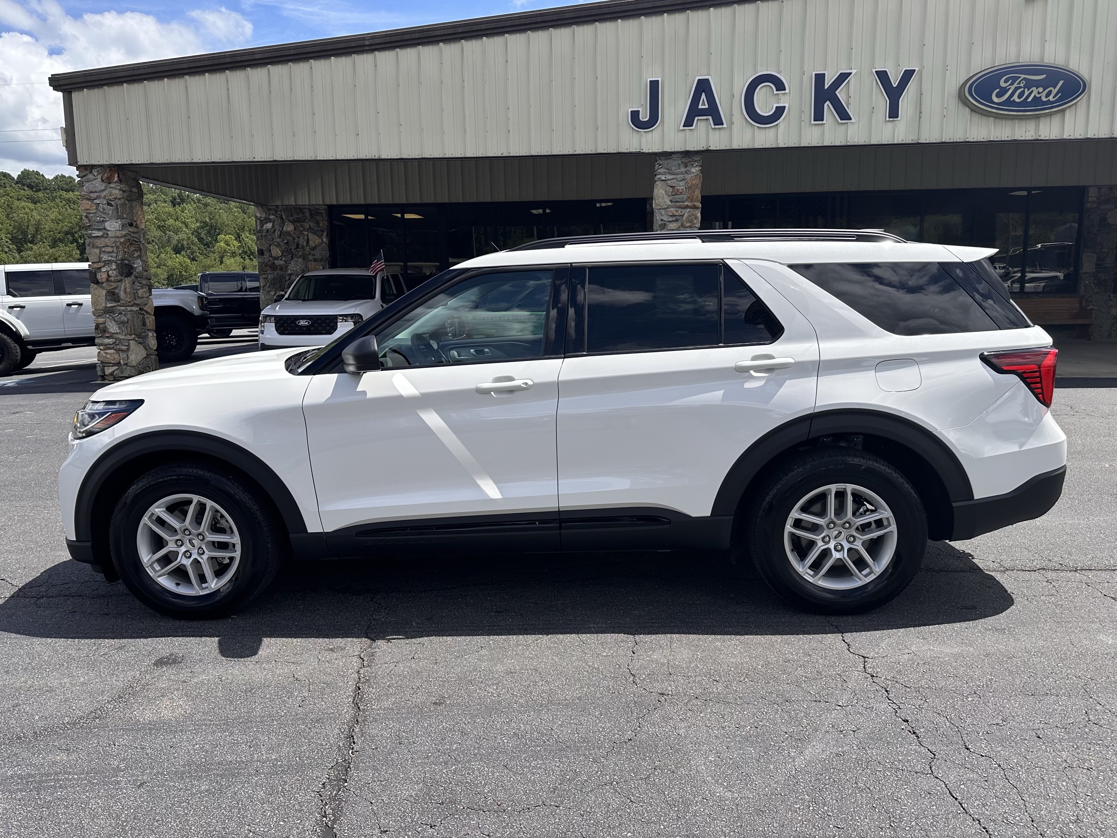 New 2026 Star White Metallic Tri-Coat Ford Active image 1