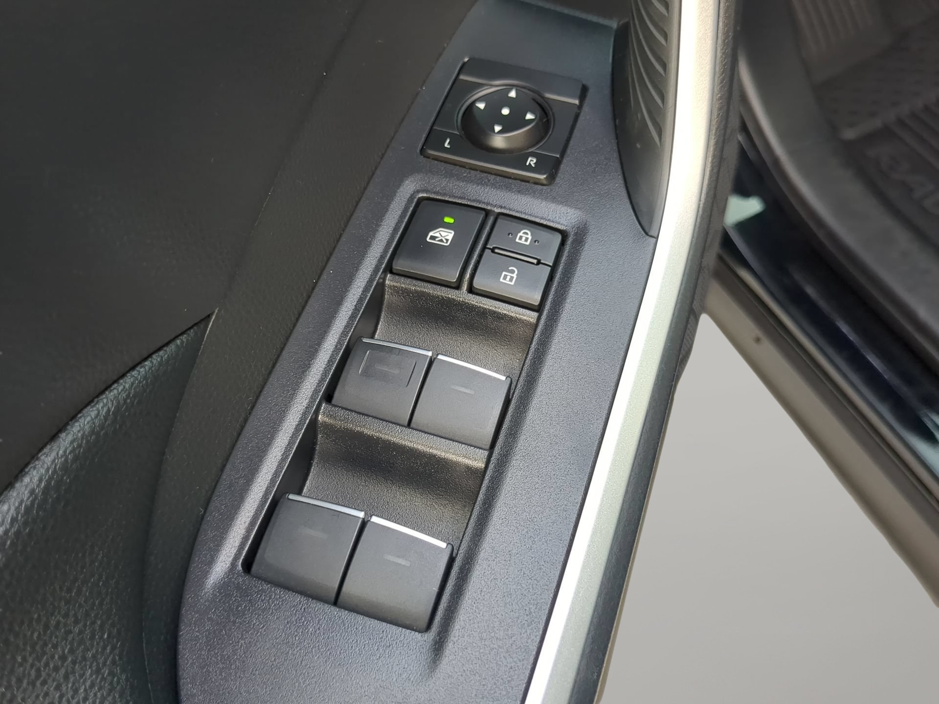 Used 2023 Midnight Black Metallic Toyota Hybrid XLE Premium image 55