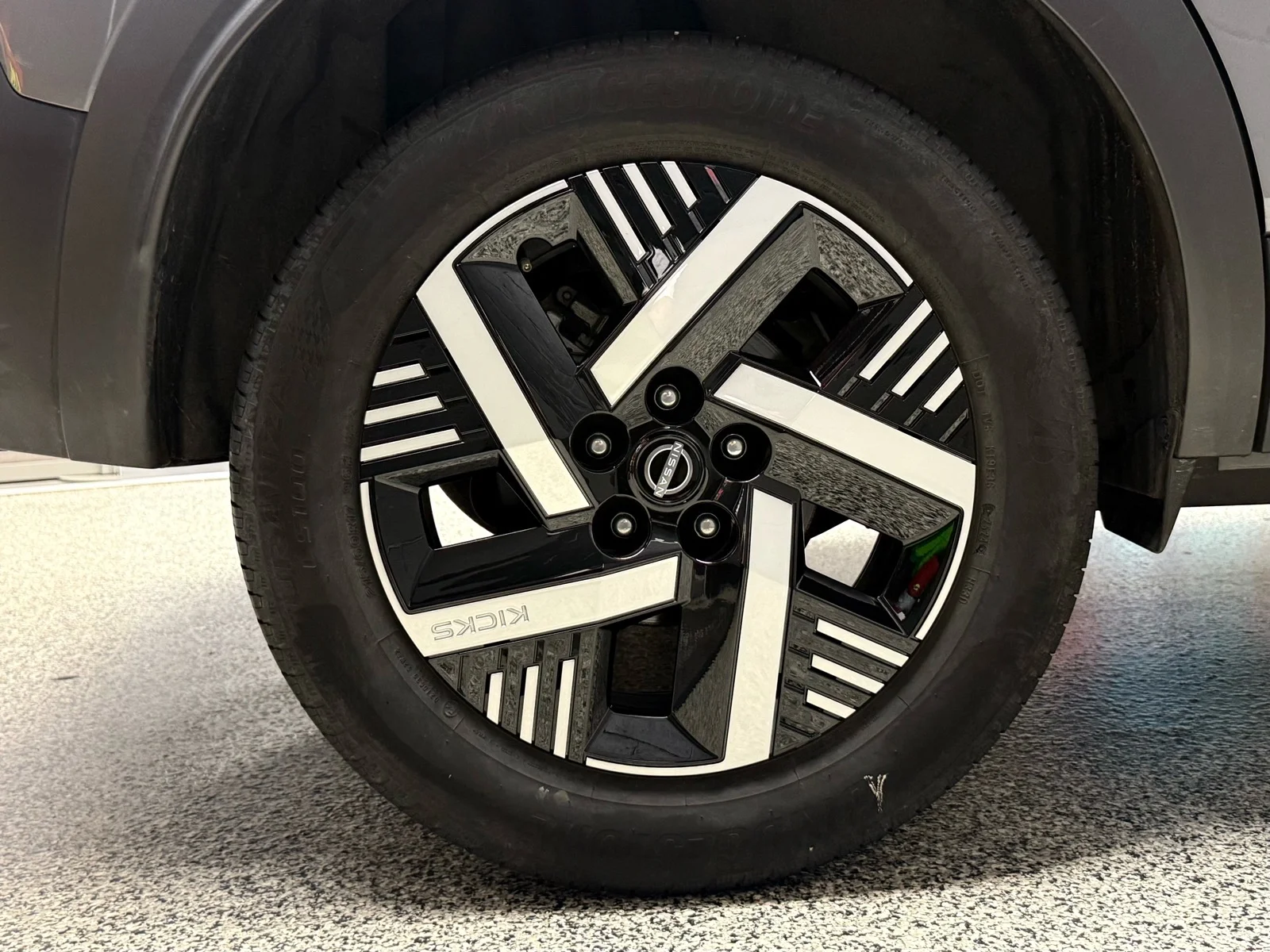 Used 2025 Gun Metallic (kad) Nissan SV image 30