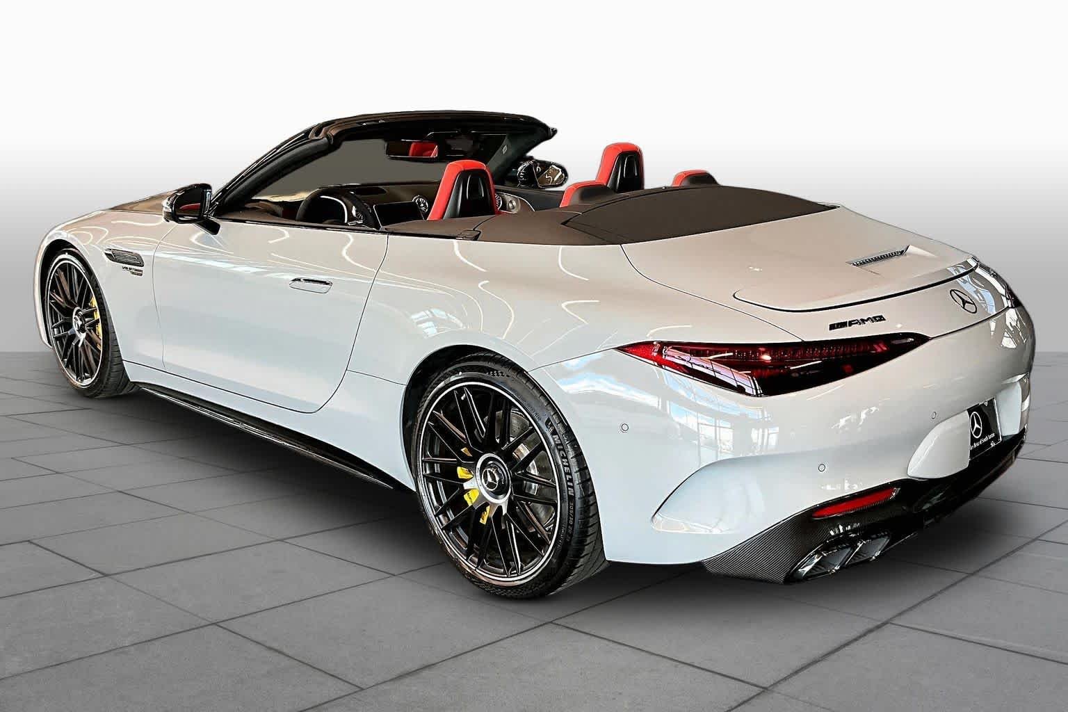 New 2026 MANUFAKTUR Alpine Grey Mercedes-Benz AMG® SL 63 image 12