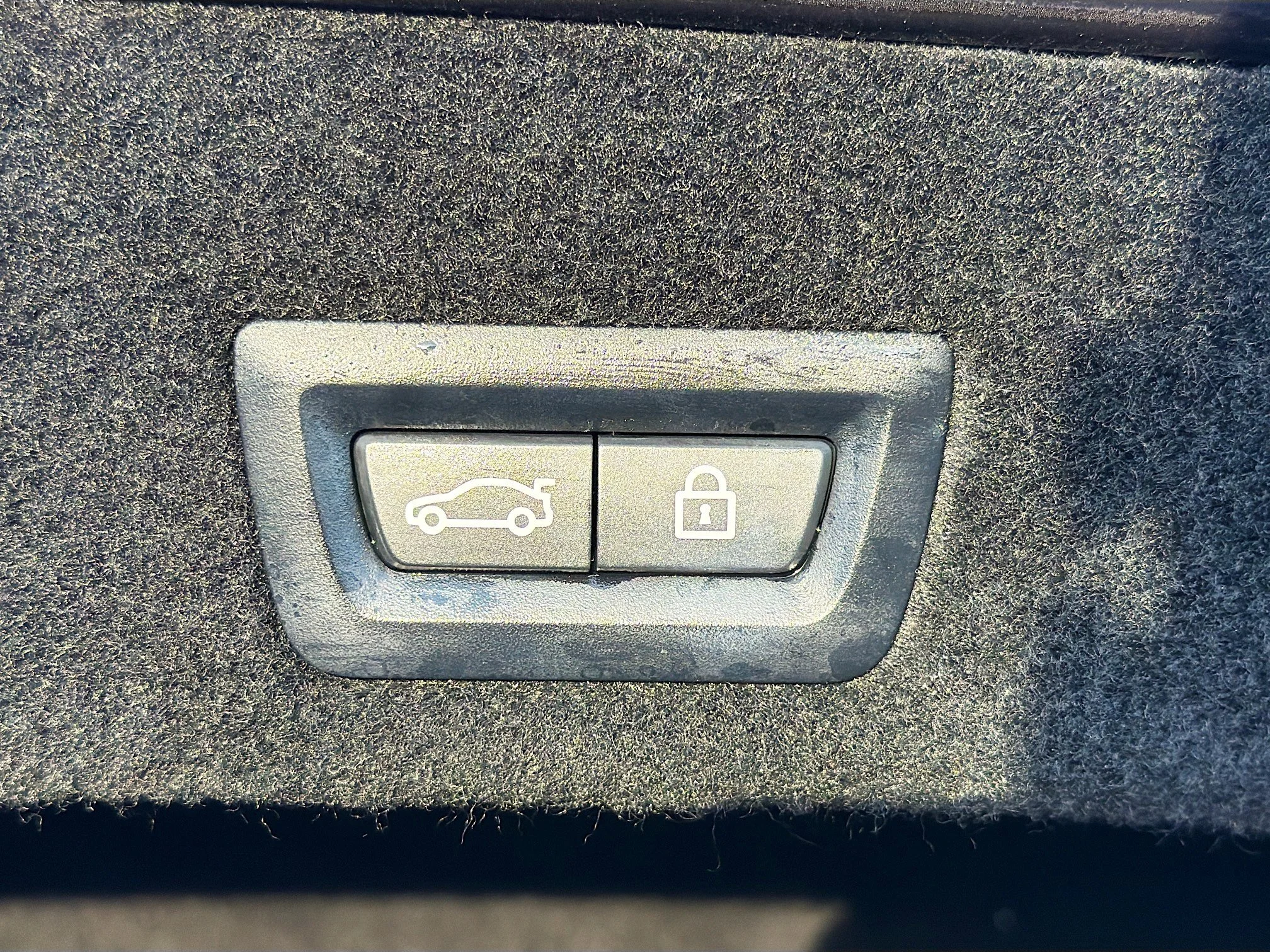 Used 2020 Dark Graphite Metallic BMW 740i image 13