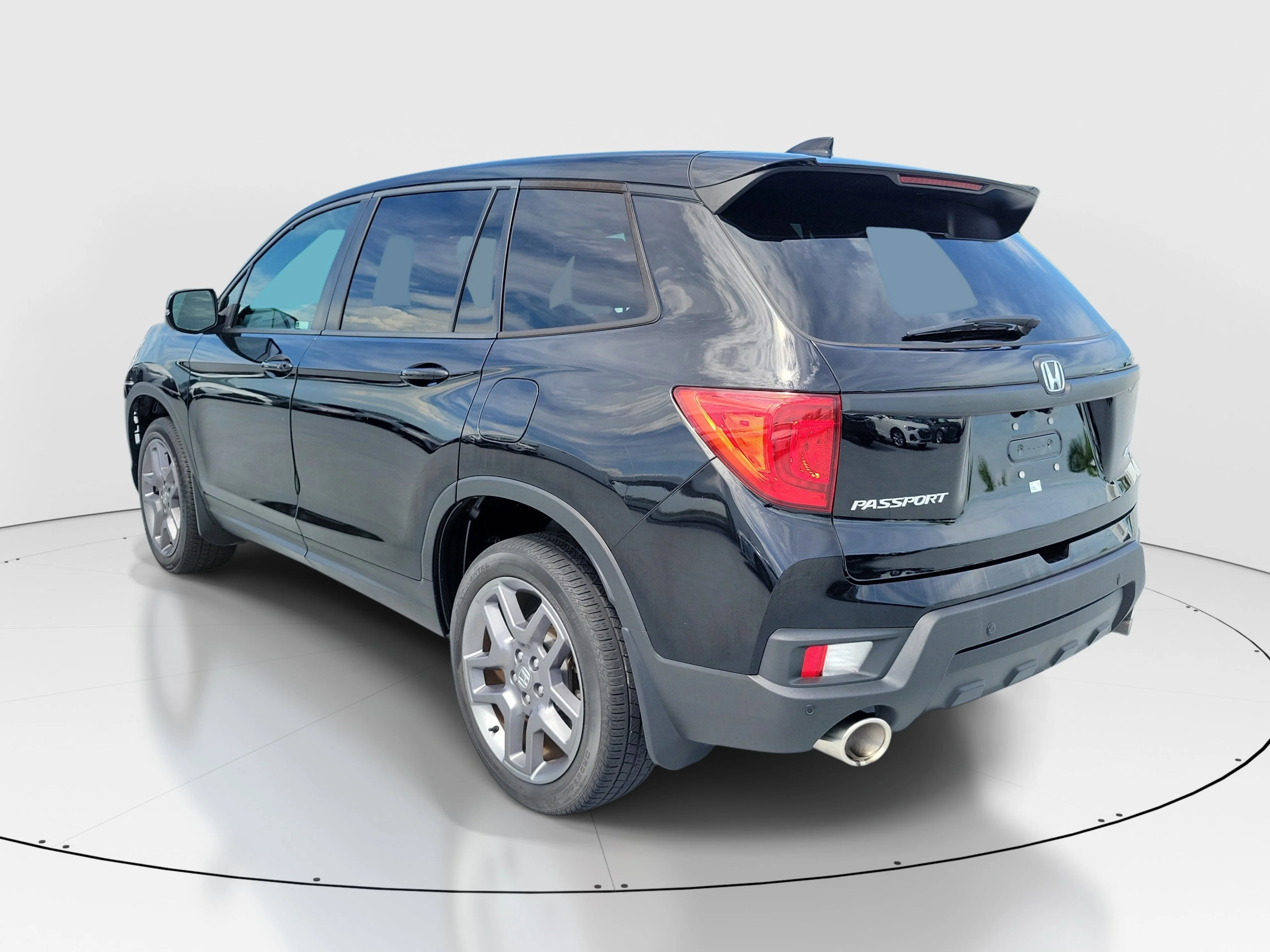 Used 2022 Crystal Black Pearl Honda EX-L image 4