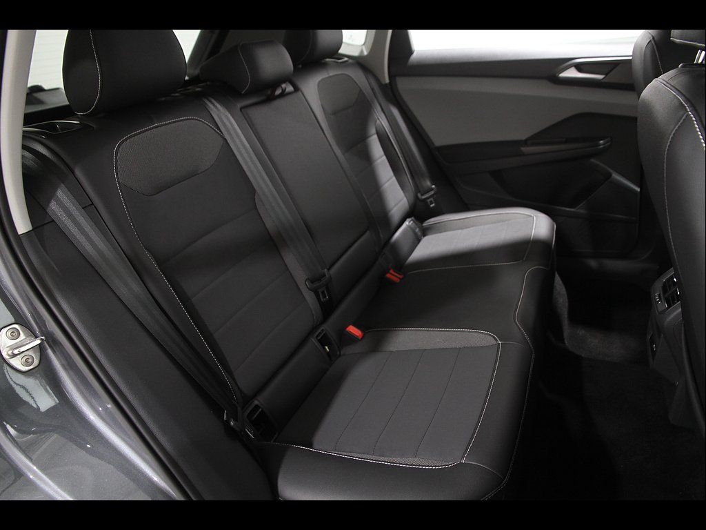 Used 2023 GRAY Volkswagen 1.5T SE 4Motion image 18