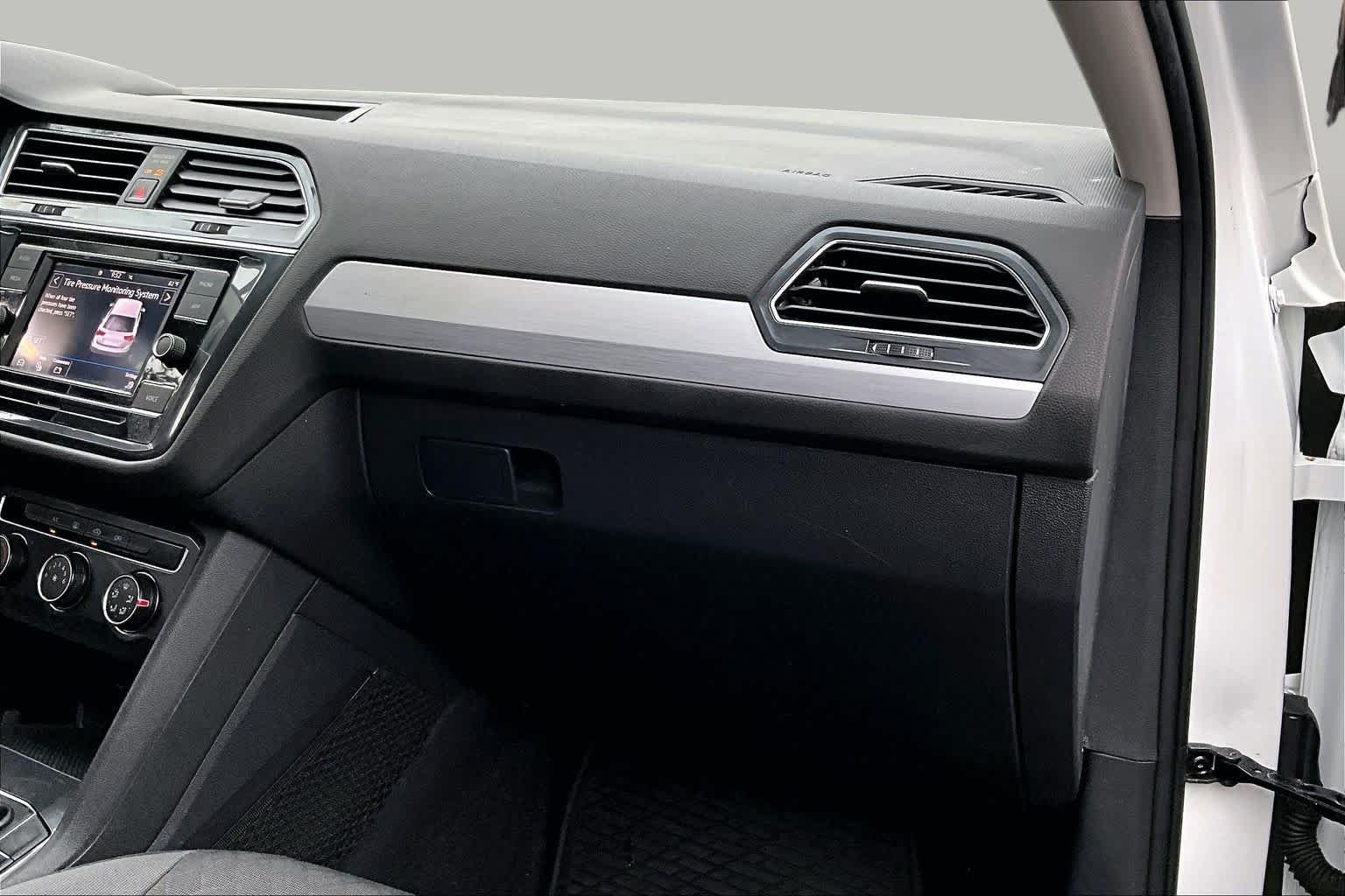 Used 2020 Pure White Volkswagen S image 19
