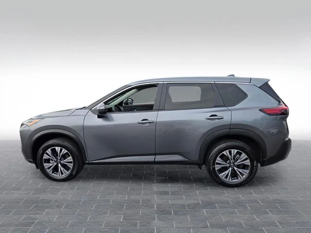 Used 2023 Gray Nissan SV image 4