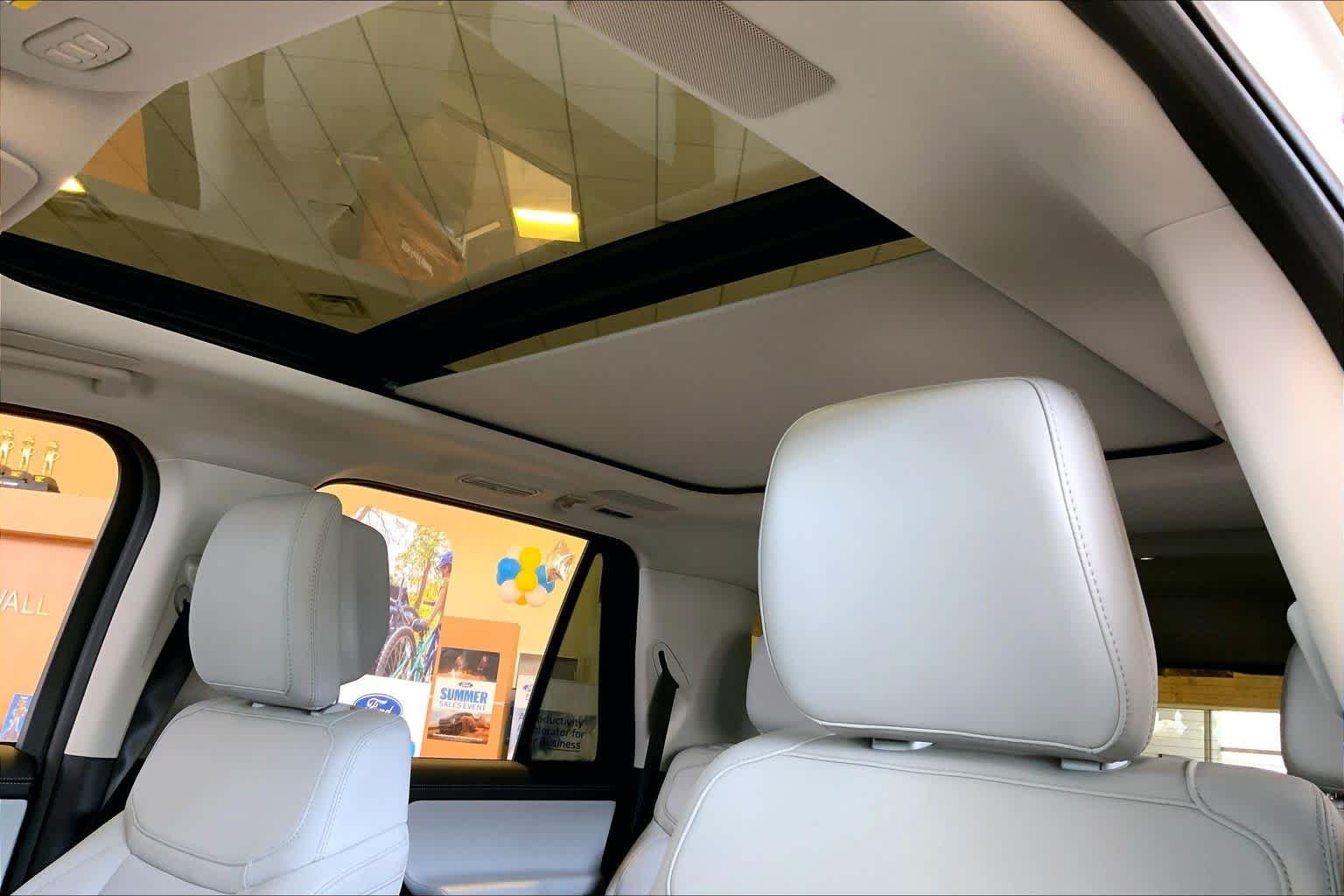 New 2027 Star White Metallic Tri-Coat Ford MAX Platinum image 16