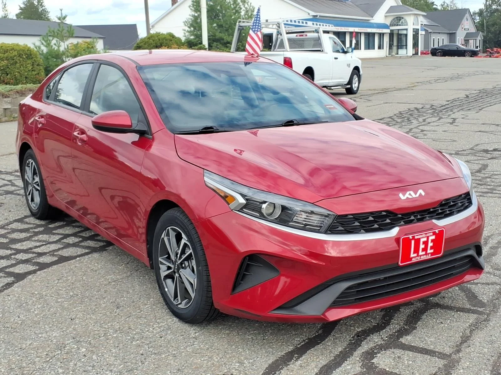 Used 2024 Currant Red Kia LXS image 3