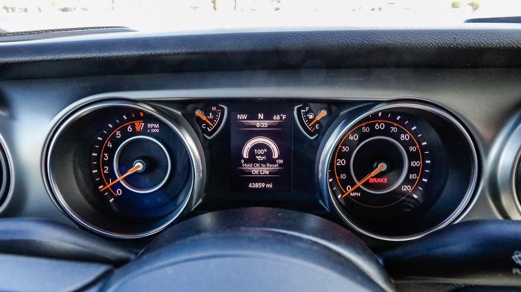 Used 2021 Black Clearcoat Jeep Sport image 28