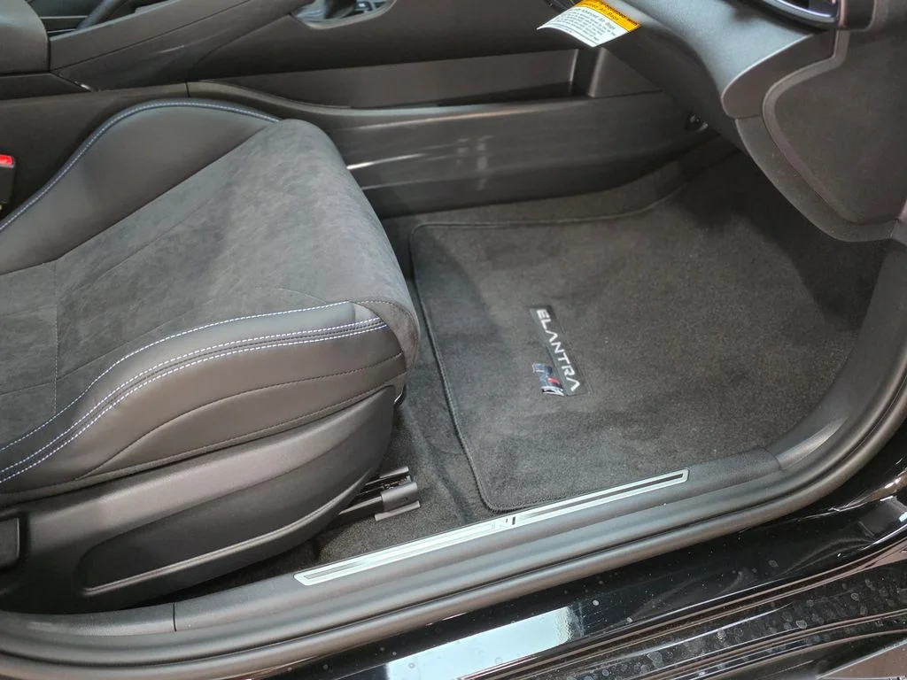 New 2026 Abyss Black Hyundai Base image 11