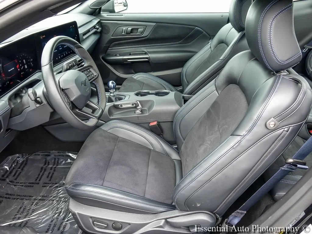 2025 Ford Mustang Dark Horse - Photo 11
