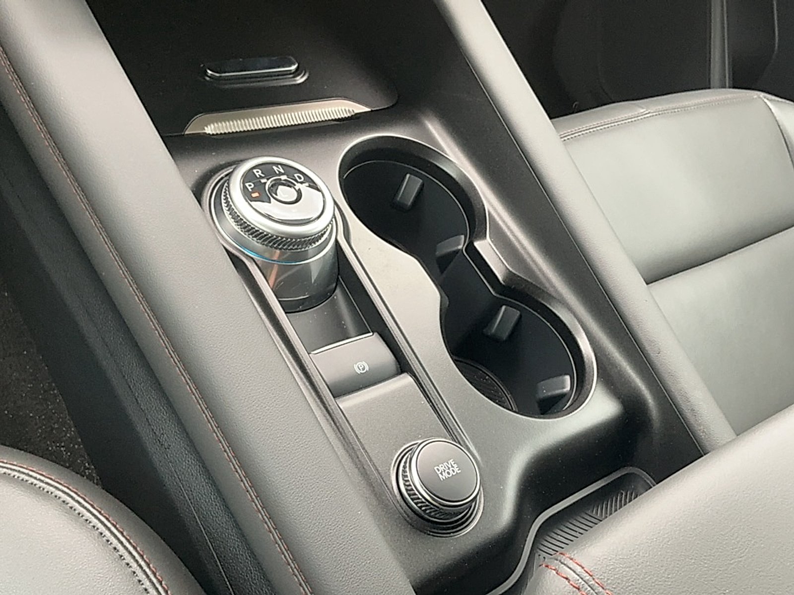 Used 2025 Vapor Blue Metallic Ford Active image 10