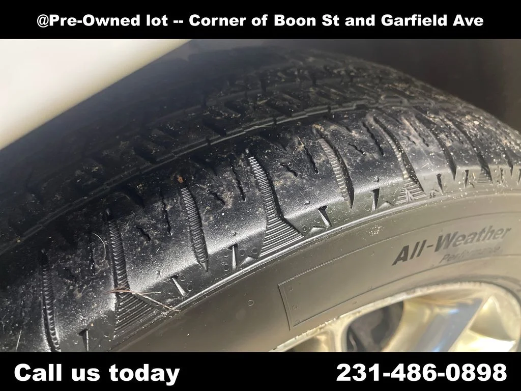 Used 2014 White/off-white Jeep Summit image 12