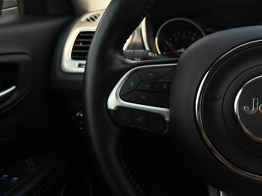 Used 2018 White Clearcoat Jeep Latitude image 17