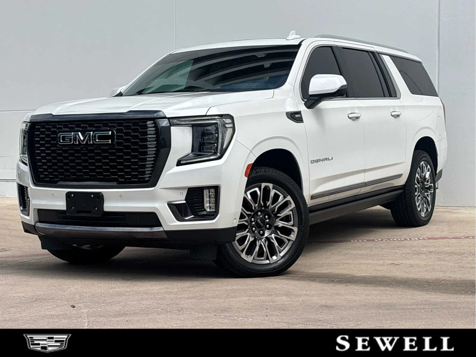 2023 GMC Yukon Denali Ultimate AWD's photo