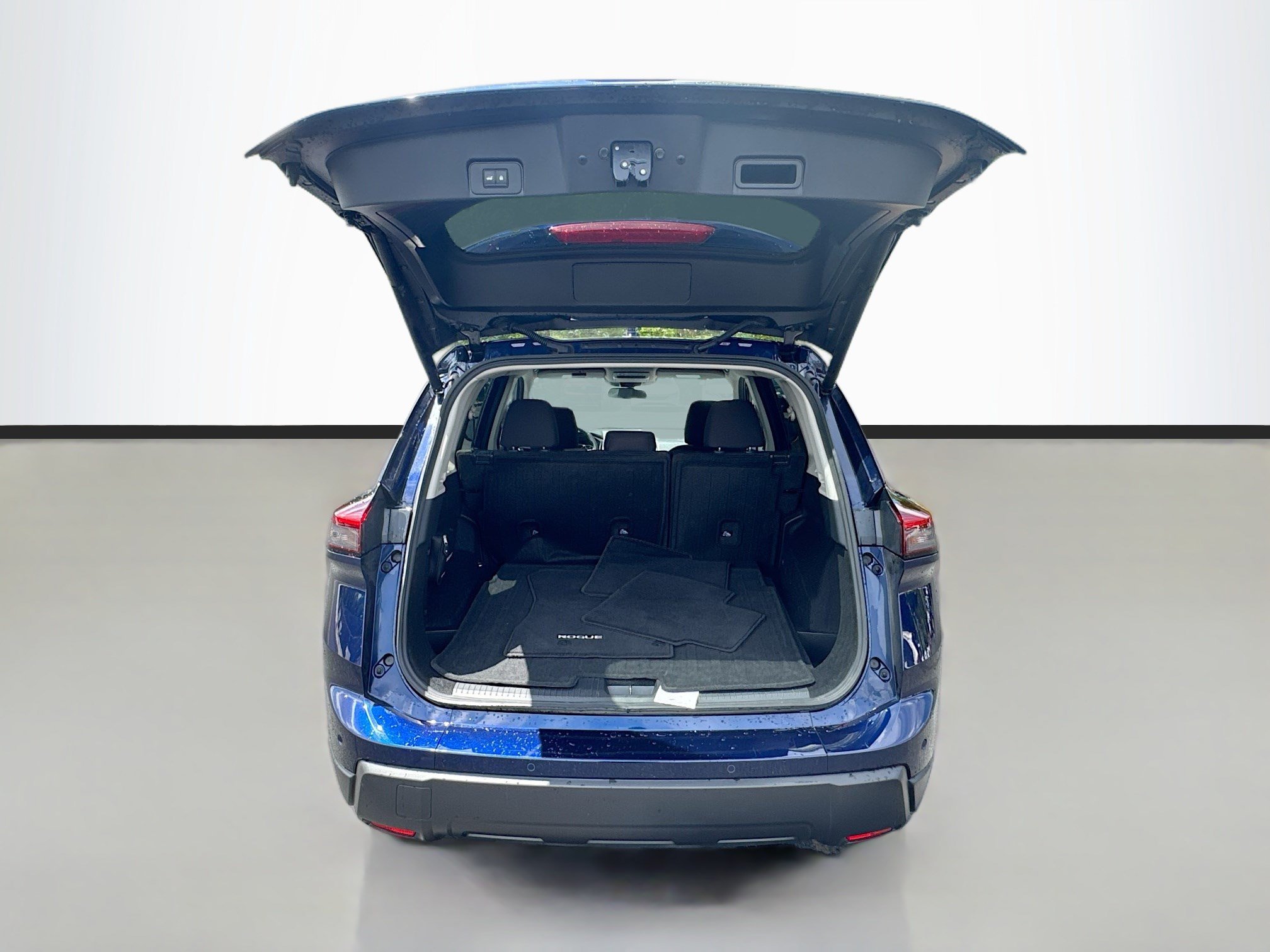 Used 2025 Deep Ocean Blue Pearl Nissan SV image 27