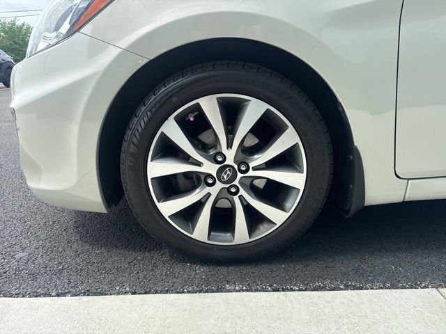 Used 2017 Beige Hyundai Value Edition image 8