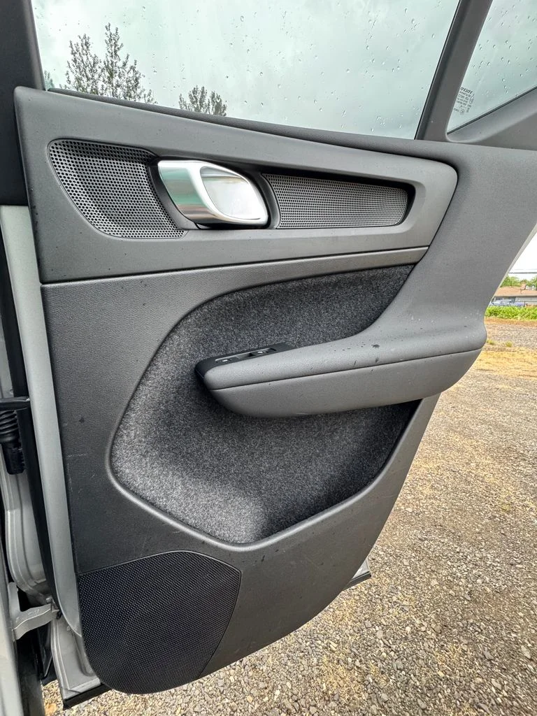 2024 Volvo XC40 Core - Photo 30