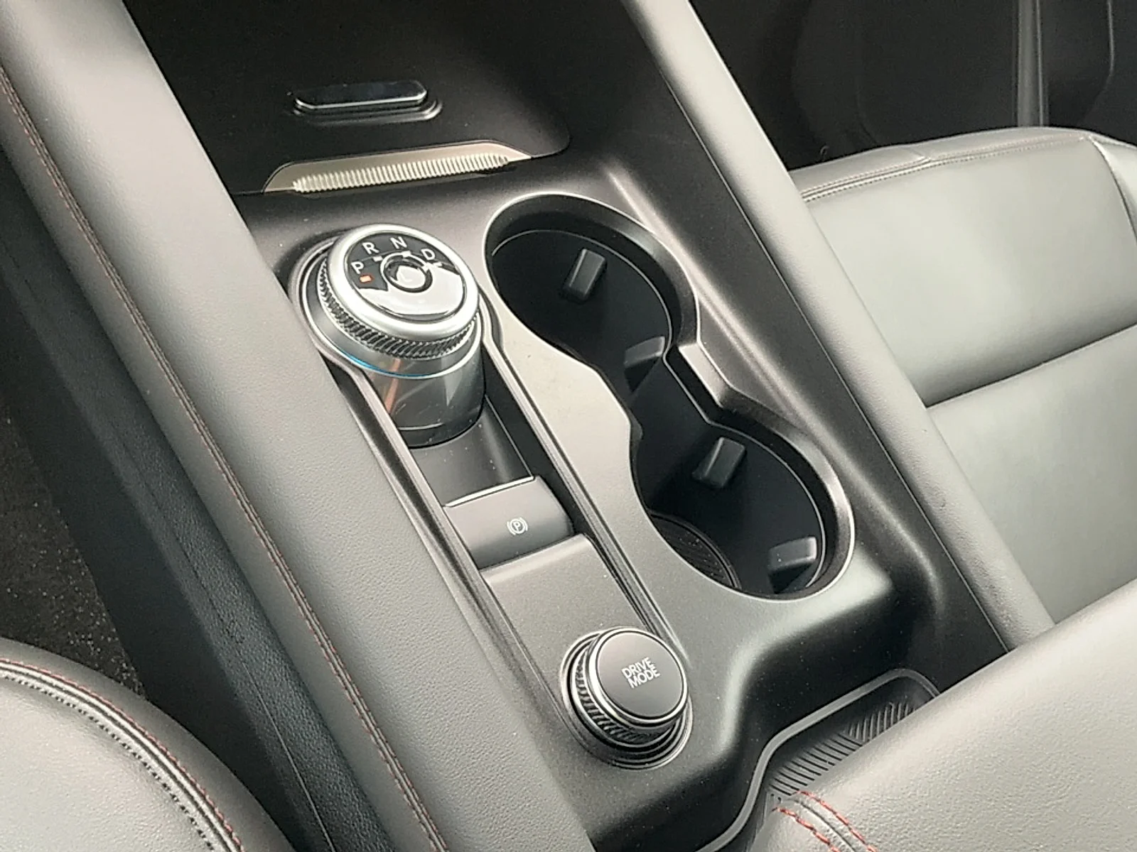Used 2025 Vapor Blue Metallic Ford Active image 10