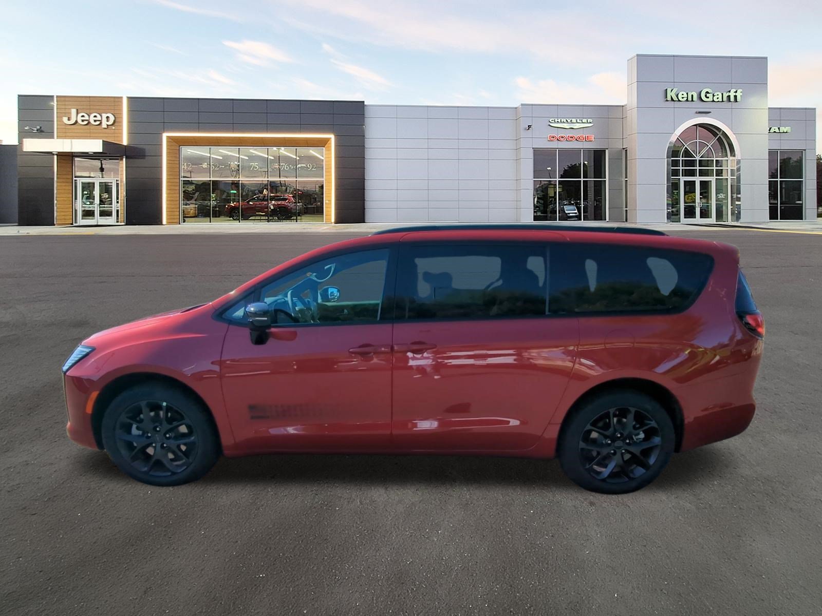 New 2027 Red Hot Pearl-Coat Paint Chrysler Select image 8