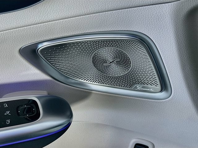 New 2026 Twilight Blue Metallic Mercedes-Benz C 300 image 50