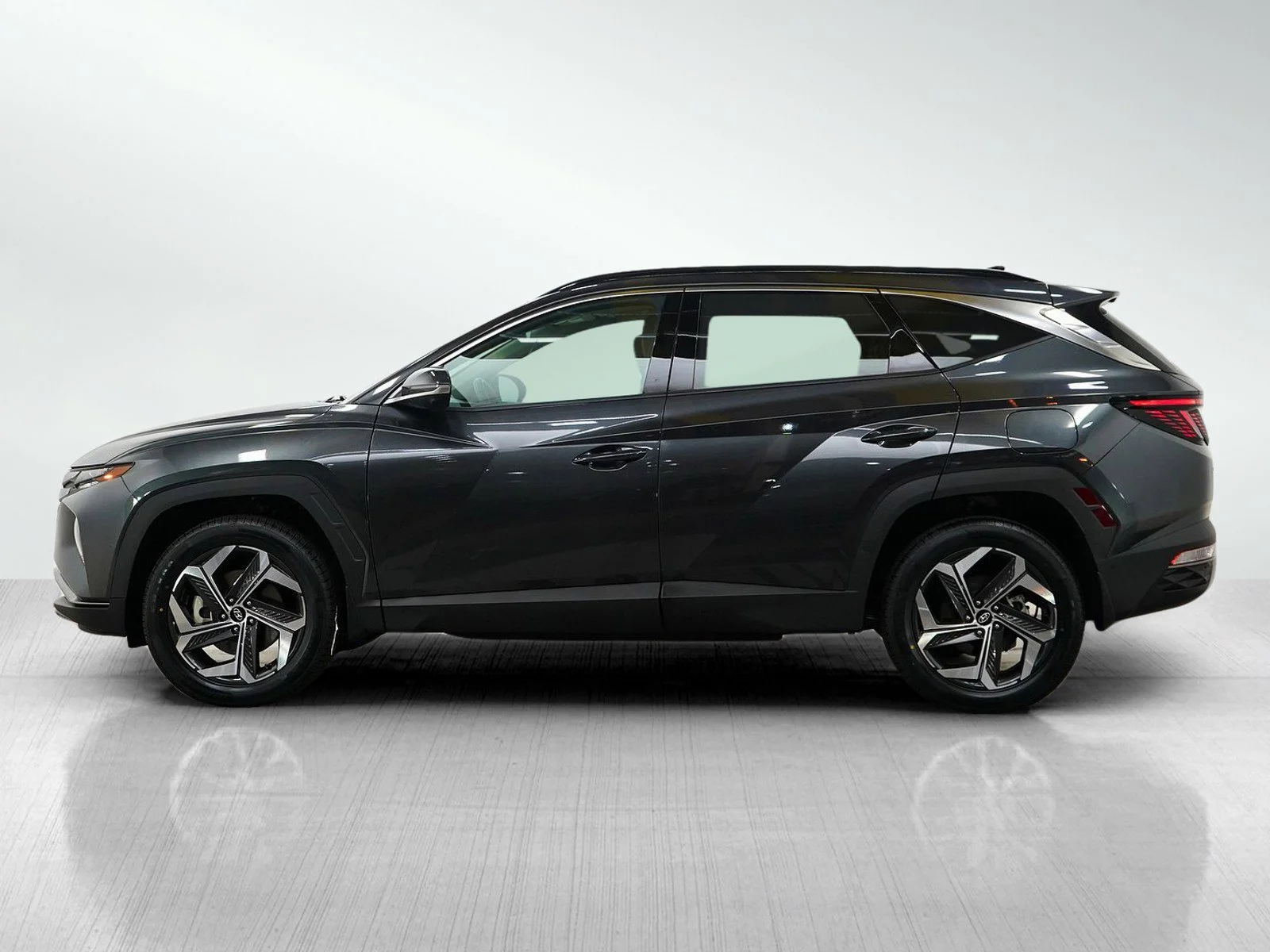 Used 2022 Hyundai Tucson Limited with VIN 5NMJECAE8NH084626 for sale in Burnsville, Minnesota