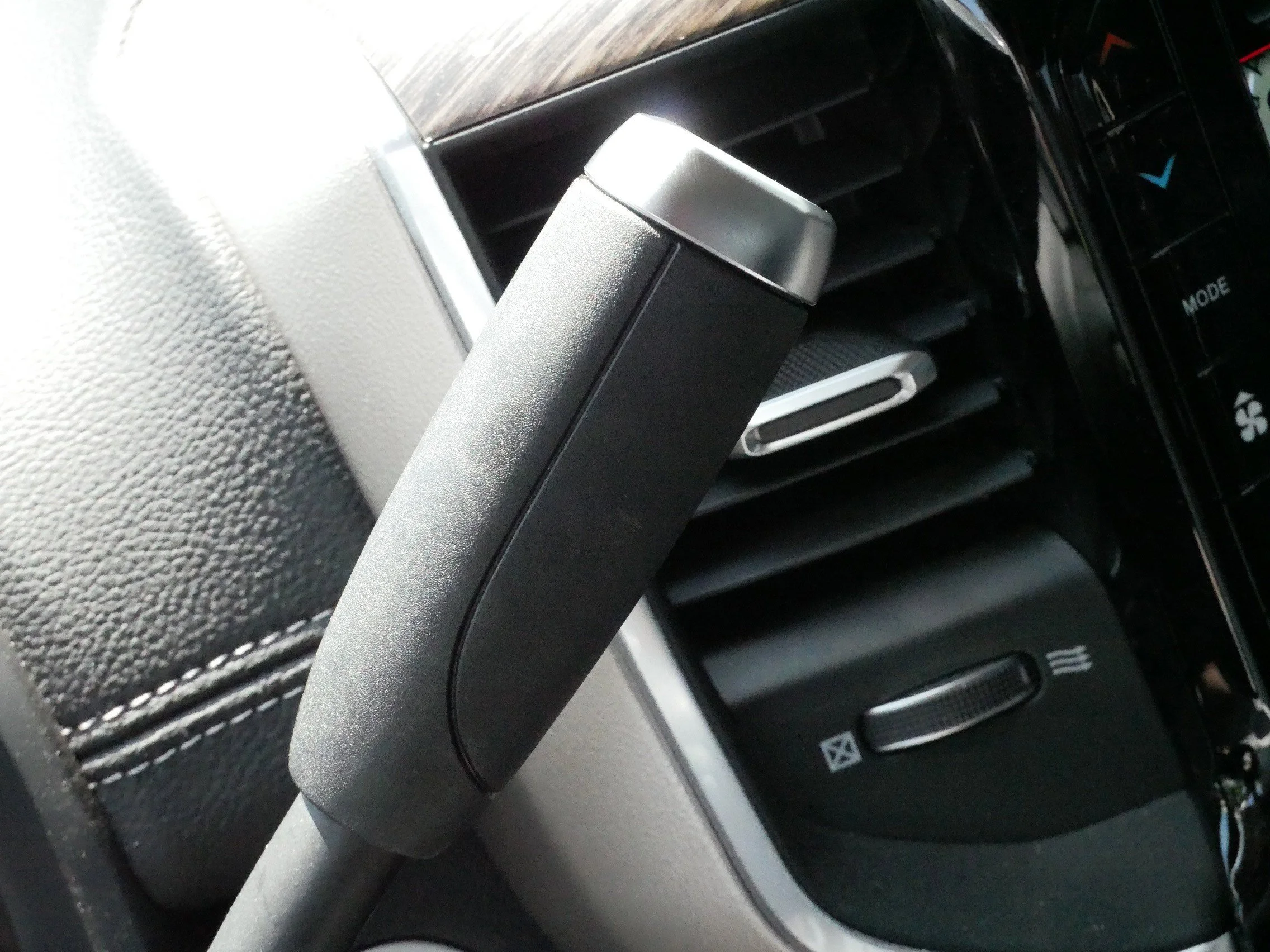 Used 2020 Granite Crystal Metallic Clearcoat Ram Laramie image 24