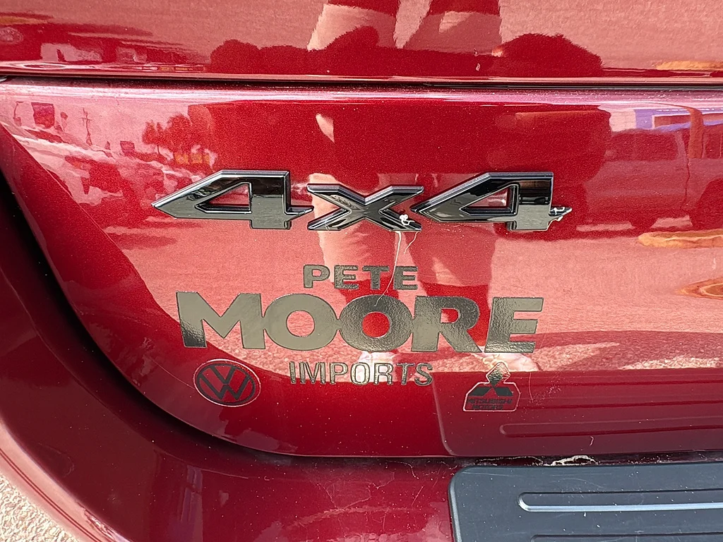 Used 2024 Velvet Red Pearl Coat Jeep  image 14