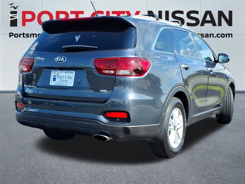 Used 2020 Gravity Grey Kia LX w/convenience pkg & 3rd row seat image 34