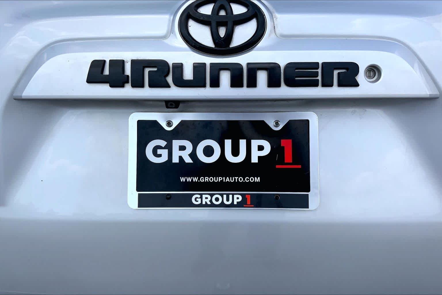 Used 2016 Classic Silver Metallic Toyota SR5 image 10